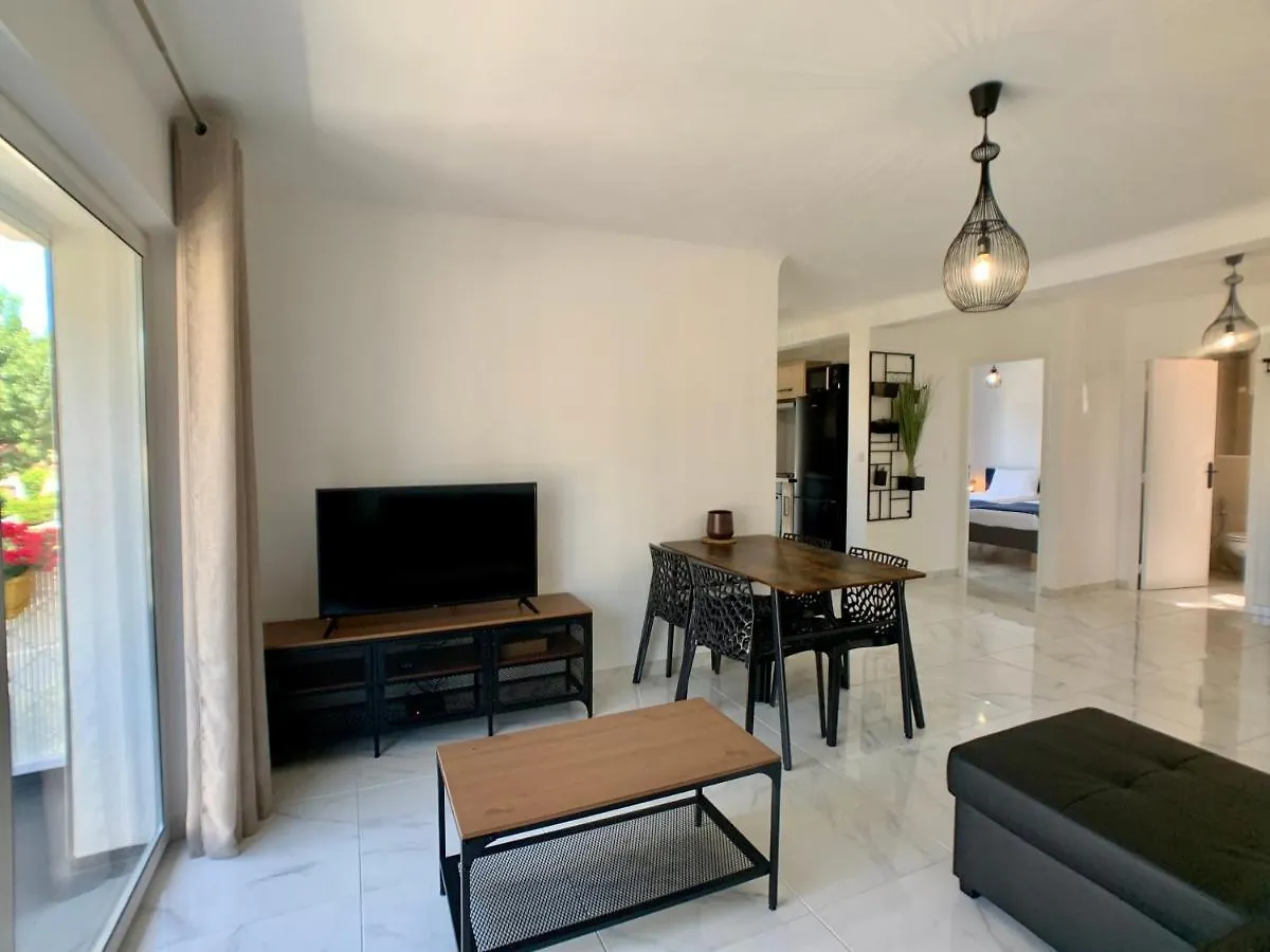 Appartement Plage Bonnegrace a Sanary-sur-Mer France